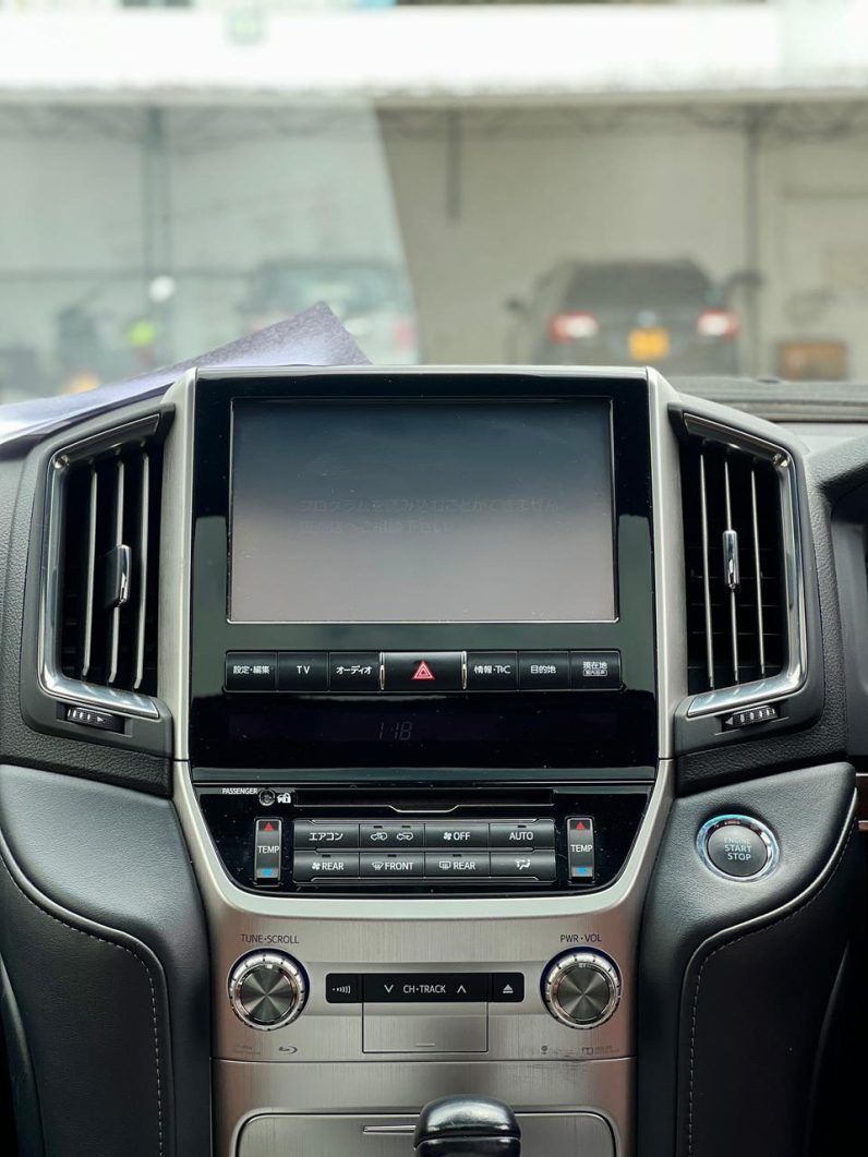 
								Toyota LandCruiser Prado 200 series full									