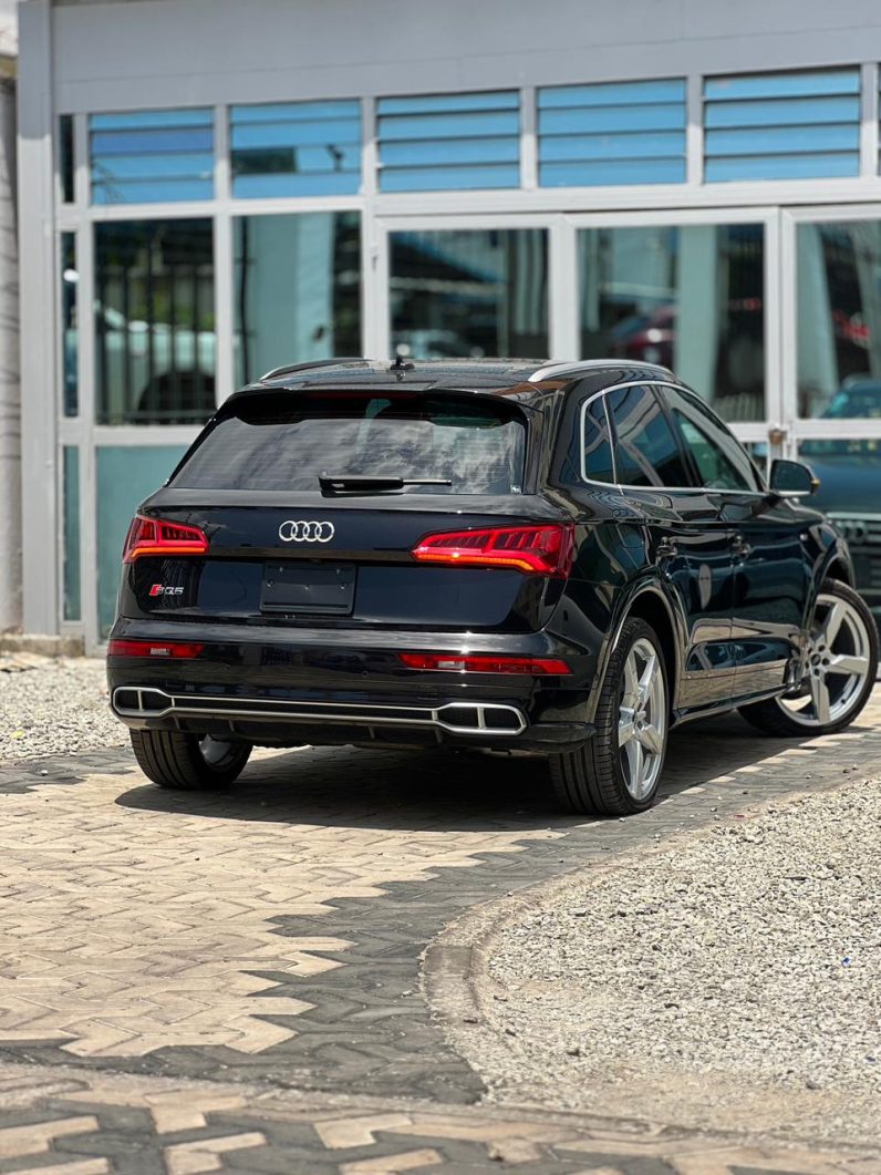 
								Audi Sq5 full									