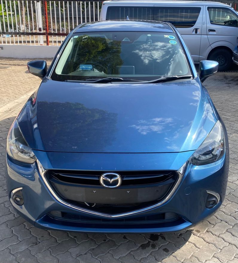 
								Mazda Demio full									