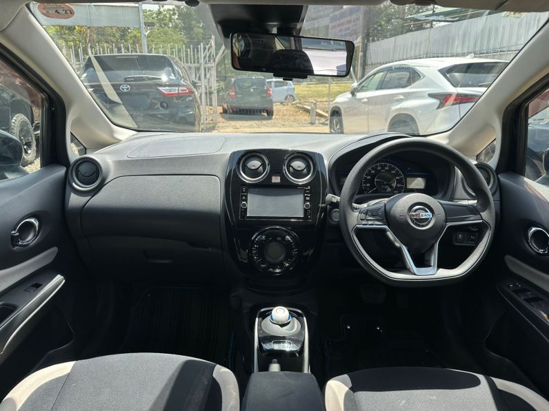 
								Nissan Note E-Power full									