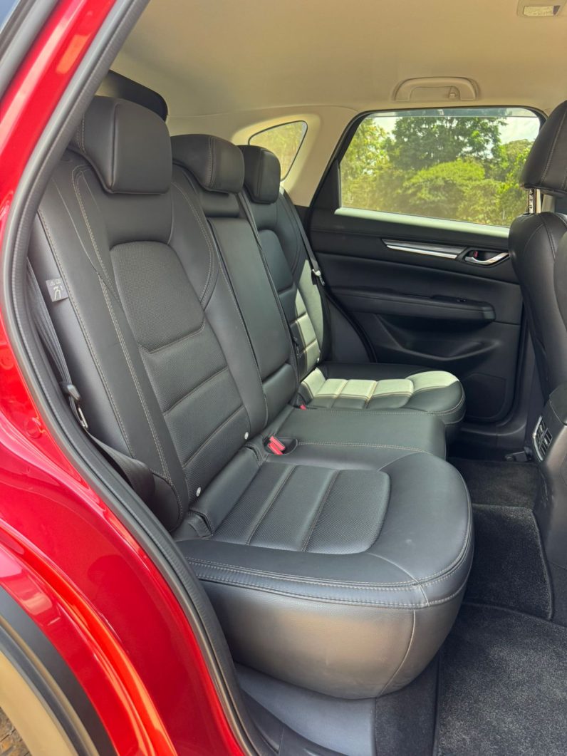 
								Mazda CX-5 full									