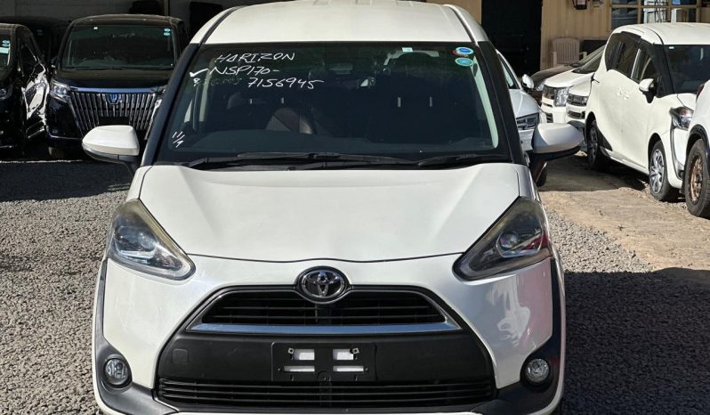 
								Toyota Sienta full									