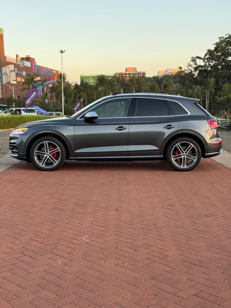 
								Audi SQ5 full									