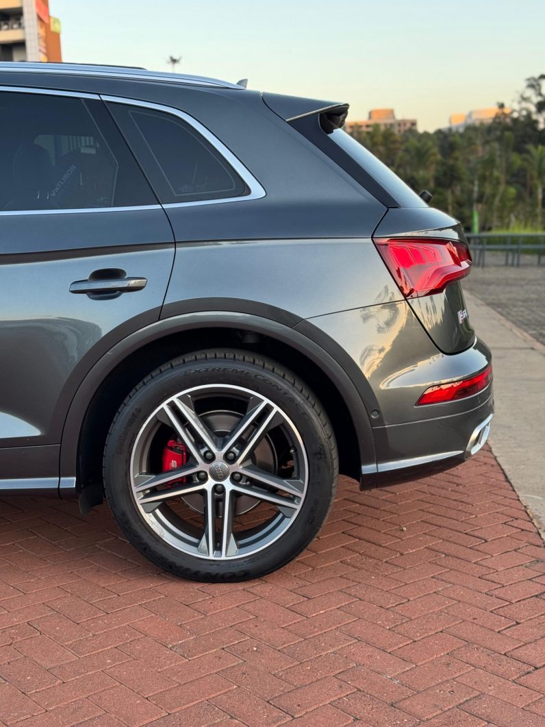 
								Audi SQ5 full									