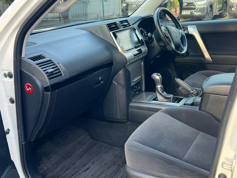 
								Toyota Landcruiser Prado TX full									