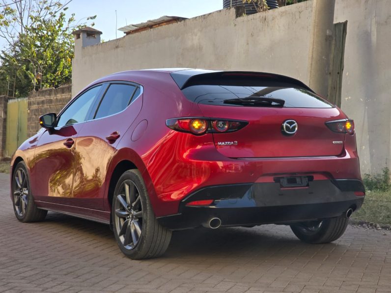 
								Mazda 3 full									