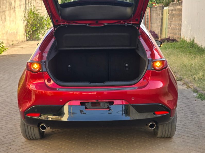 
								Mazda 3 full									