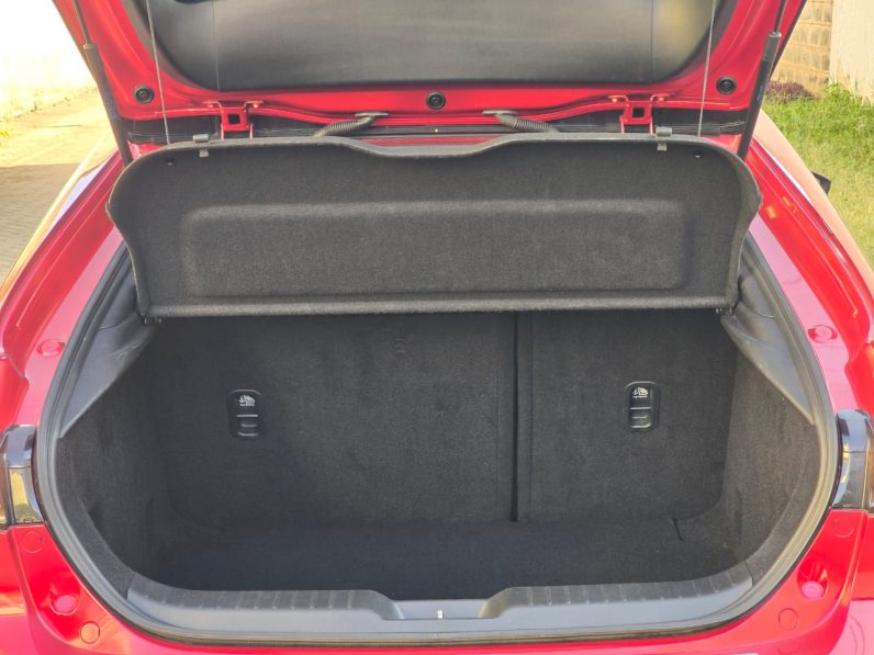 
								Mazda 3 full									
