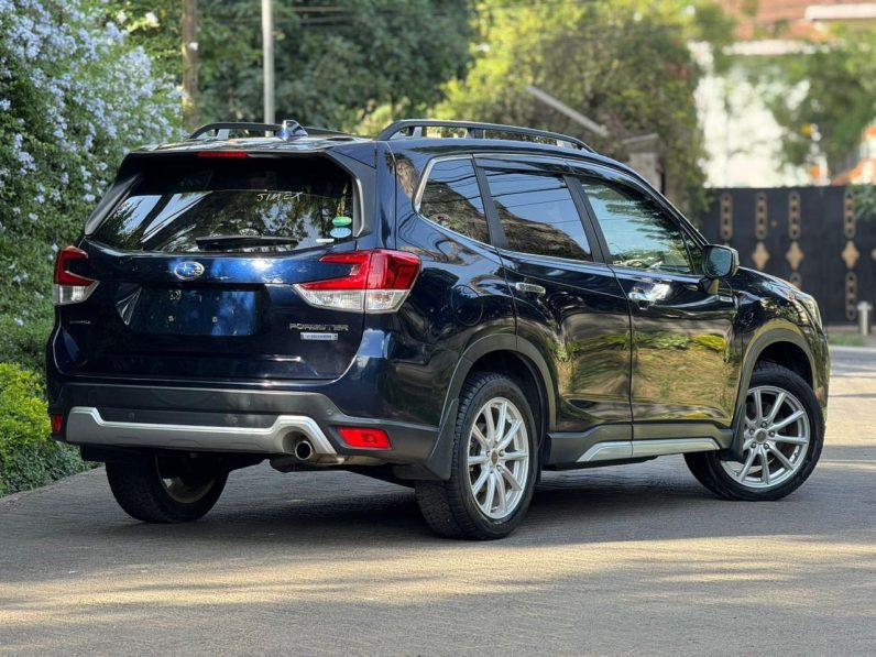 
								Subaru Forester e-Boxer full									