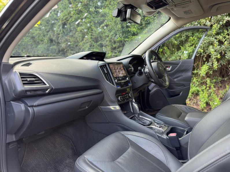 
								Subaru Forester e-Boxer full									