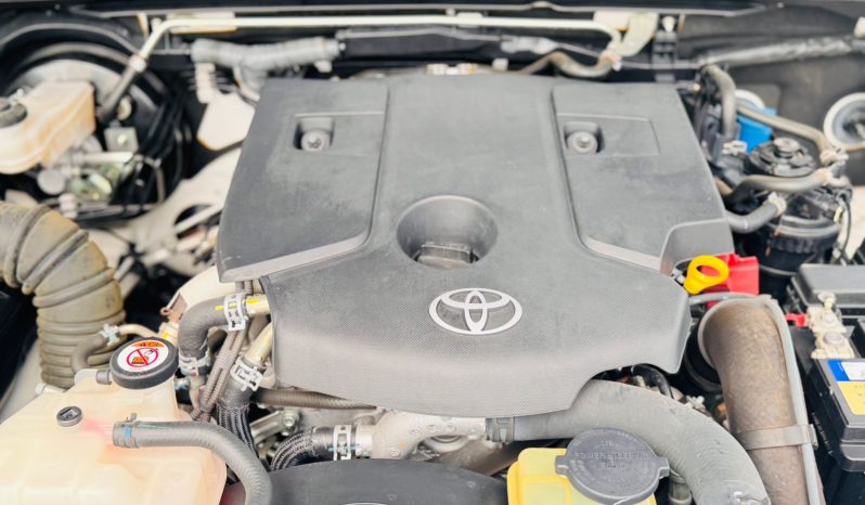 
								Toyota Hilux full									