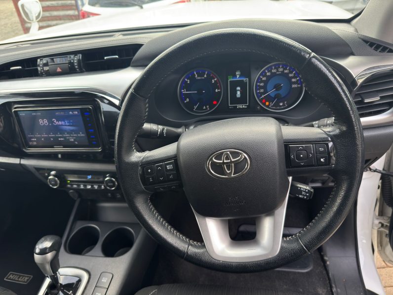 
								Toyota Hilux full									