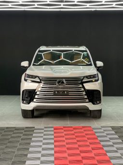 Lexus LX600