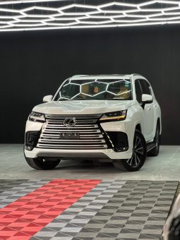 Lexus LX600