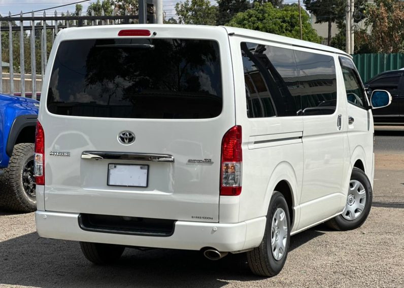 
								Toyota Hiace Super GL full									