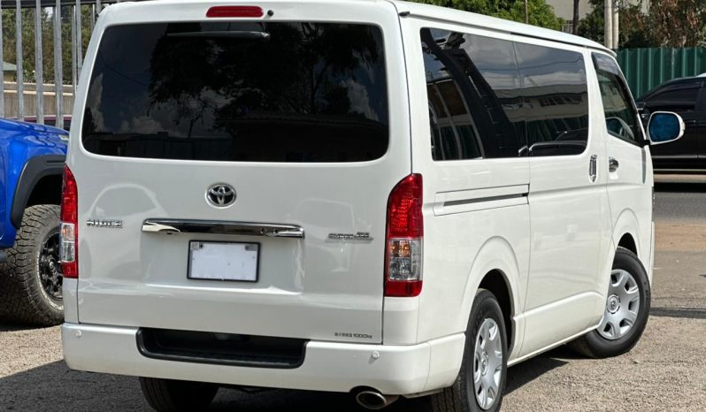 
								Toyota Hiace Super GL full									