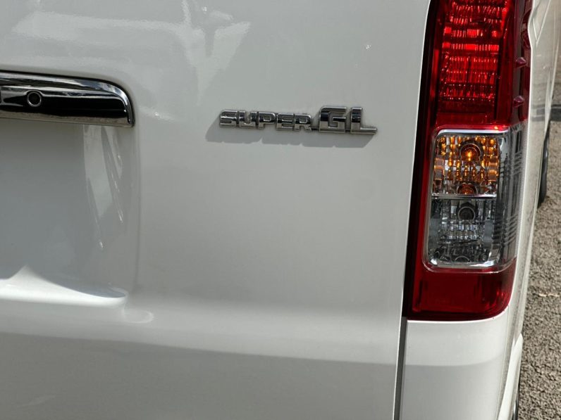 
								Toyota Hiace Super GL full									