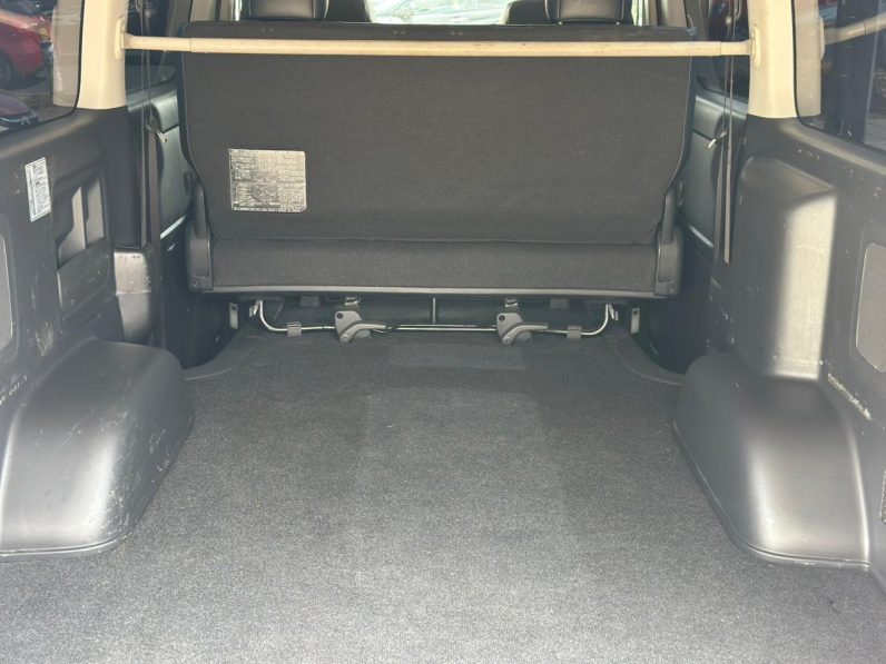 
								Toyota Hiace Super GL full									