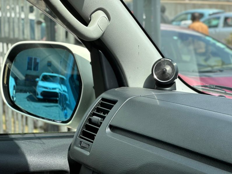 
								Toyota Hiace Super GL full									