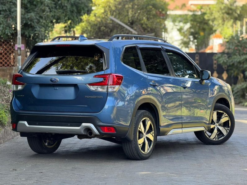 
								Subaru Forester SK9 full									