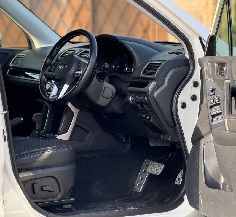 
								Subaru Forester XT full									