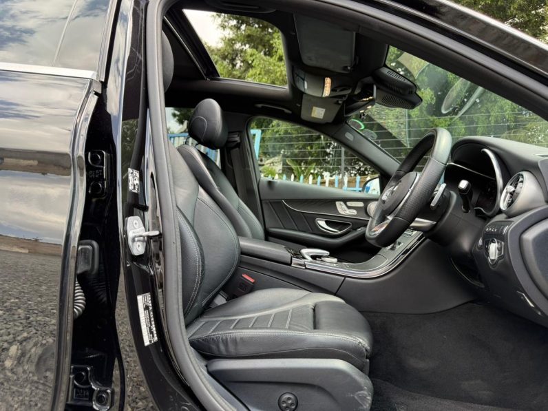 
								Mercedes Benz C200 full									