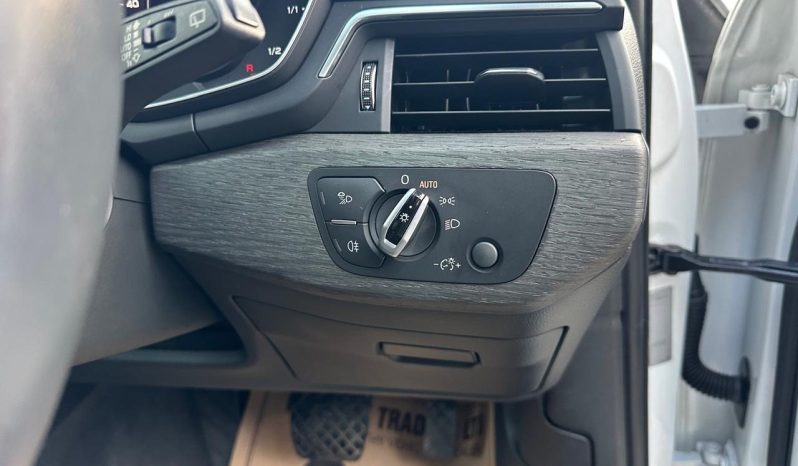 
								Audi A4 Quattro Station Wagon full									