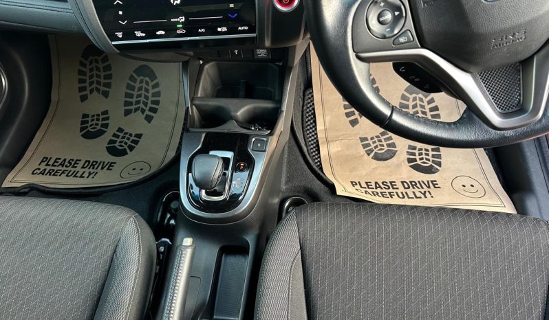
								Honda Fit RS full									