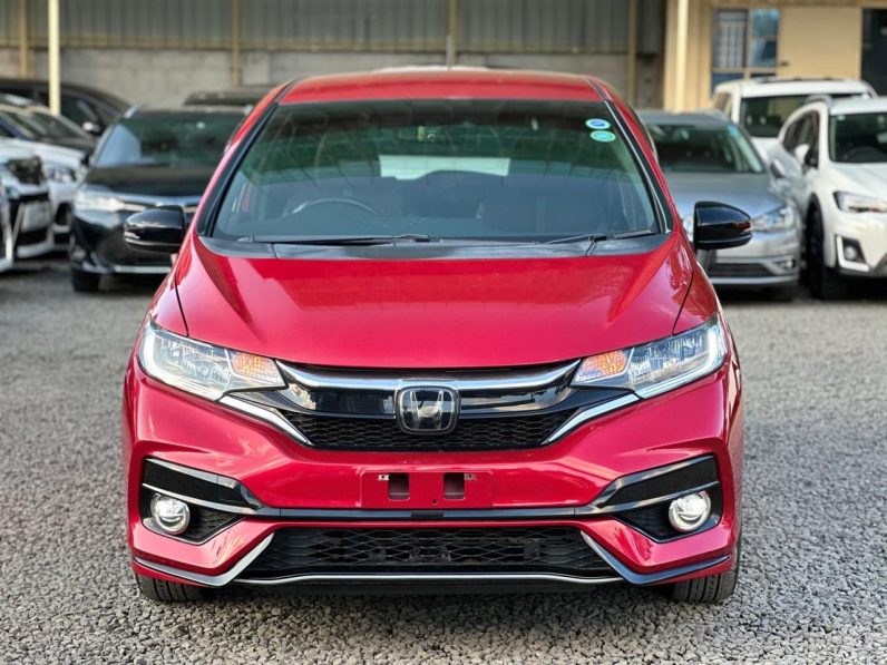 
								Honda Fit RS full									