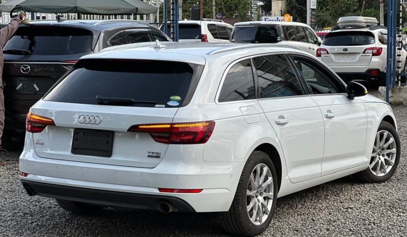 
								Audi A4 Quattro Station Wagon full									