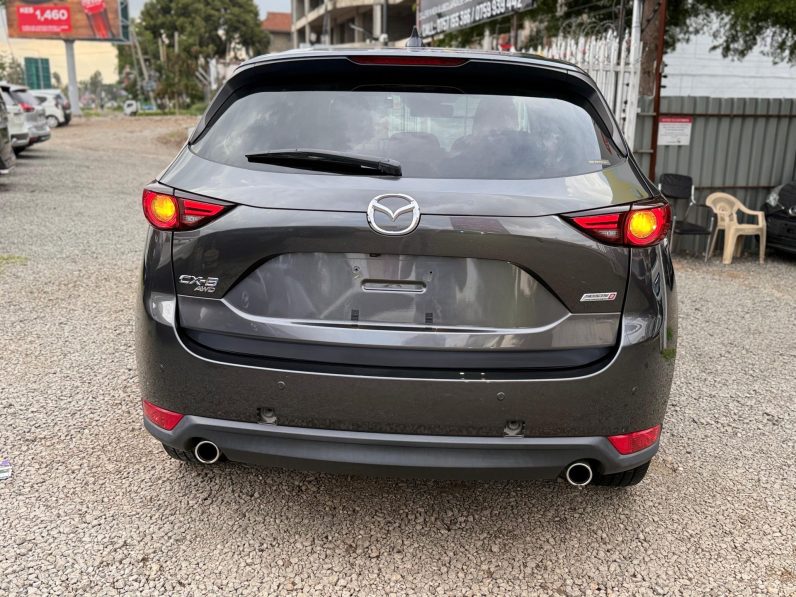 
								Mazda CX-5 full									