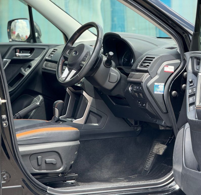 
								Subaru Forester full									