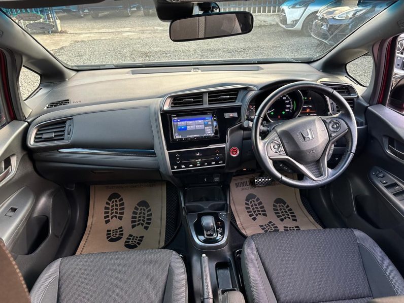 
								Honda Fit RS full									