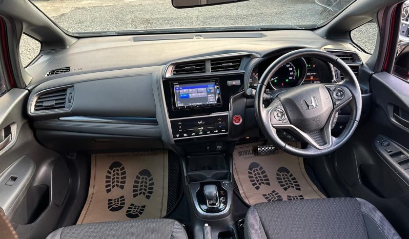 
								Honda Fit RS full									