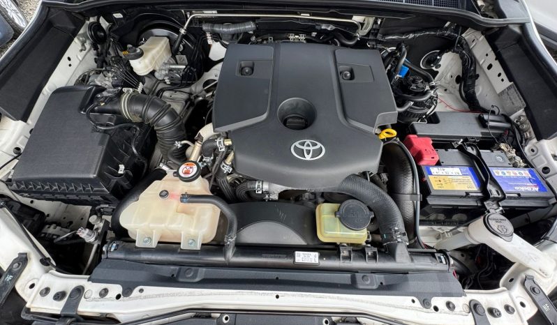 
								Toyota Hilux full									