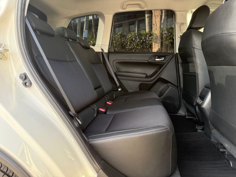 
								Subaru Forester XT full									