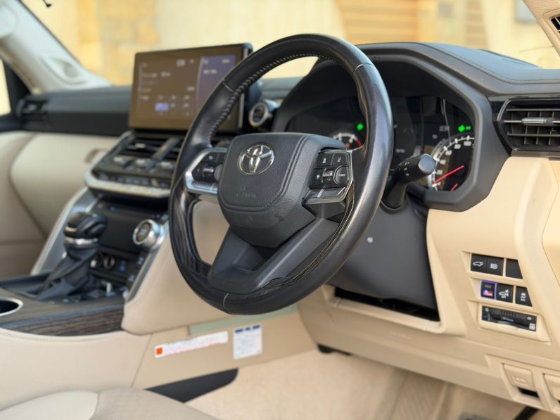 
								Toyota Land Cruiser LC300 full									