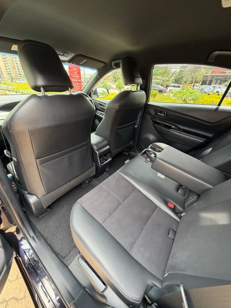 
								Toyota Harrier GR full									