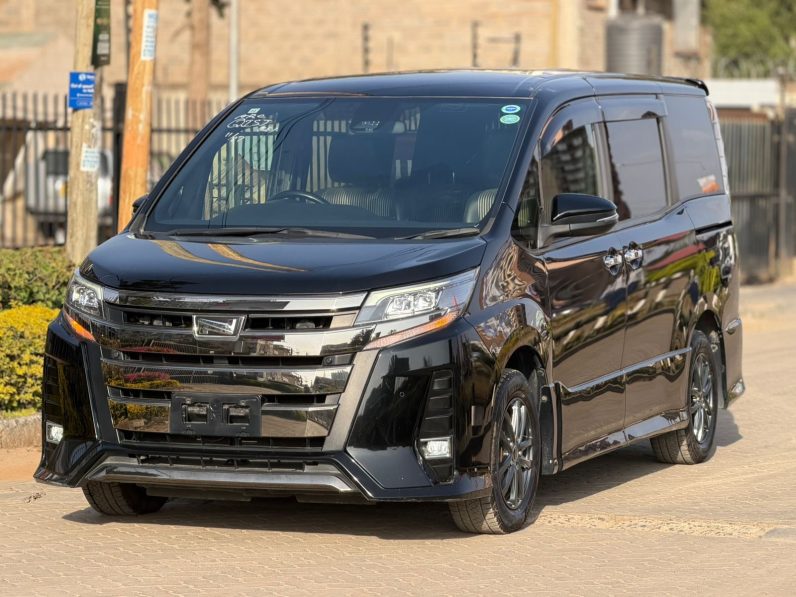 
								Toyota Noah WXB full									