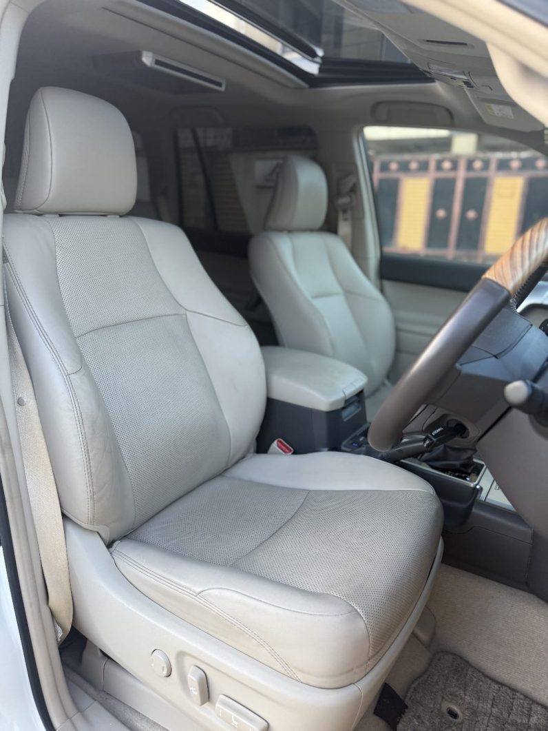 
								Toyota Land Cruiser Prado TX-L full									