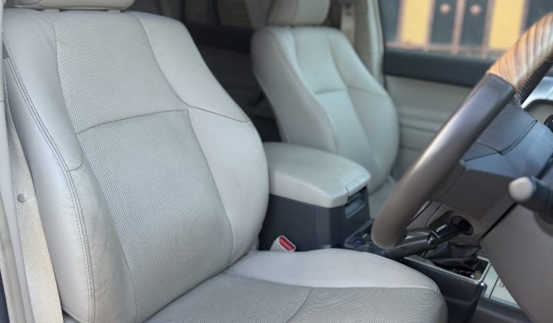 
								Toyota Land Cruiser Prado TX-L full									