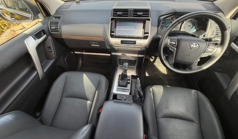 
								Toyota Land Cruiser Prado TX.L full									