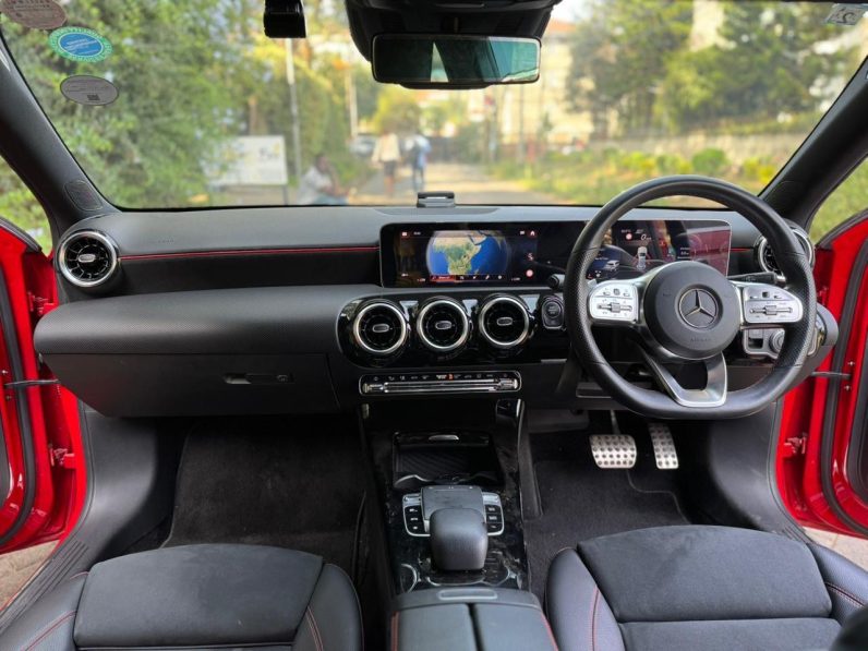 
								Mercedes Benz A180 full									