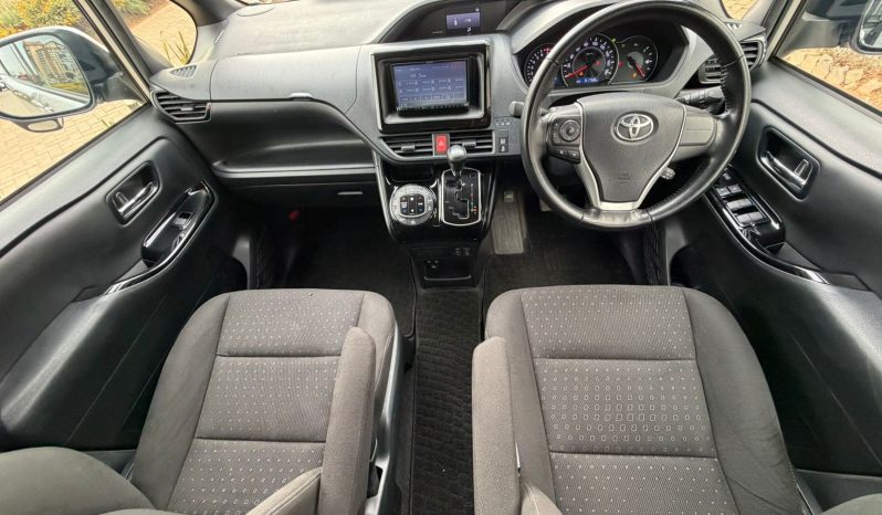 
								Toyota Noah full									