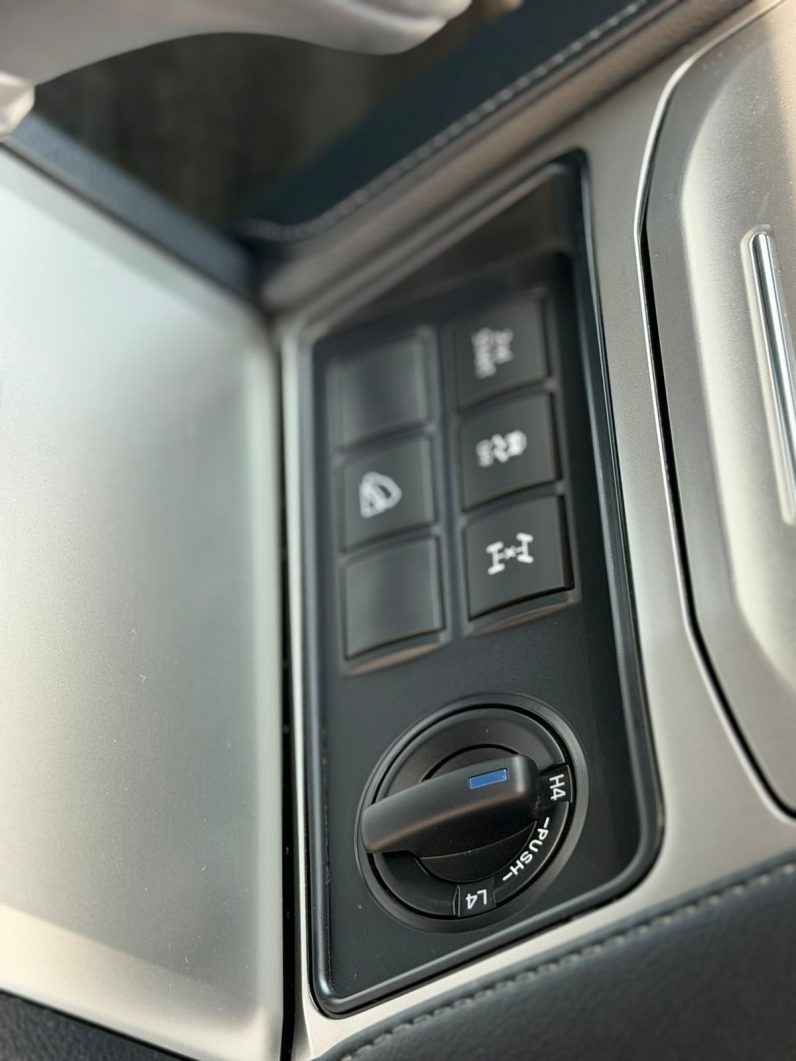 
								Toyota Land Cruiser Prado TX.L full									