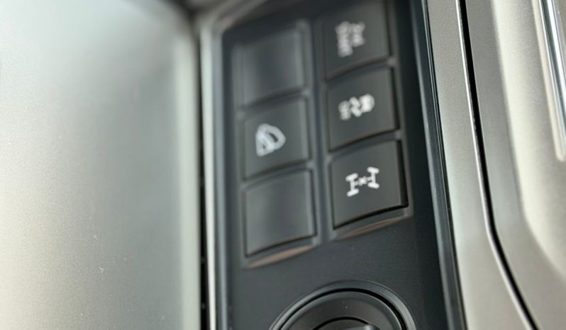 
								Toyota Land Cruiser Prado TX.L full									