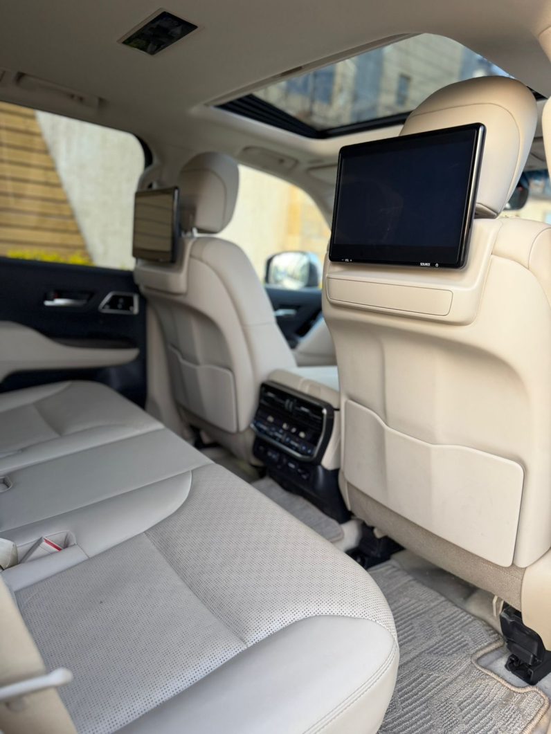 
								Toyota Land Cruiser LC300 full									