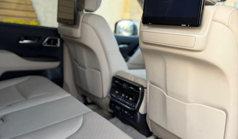 
								Toyota Land Cruiser LC300 full									