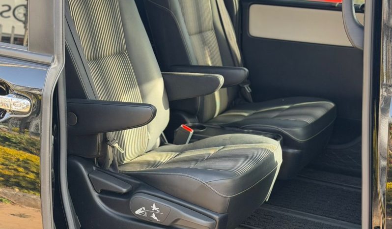
								Toyota Noah WXB full									