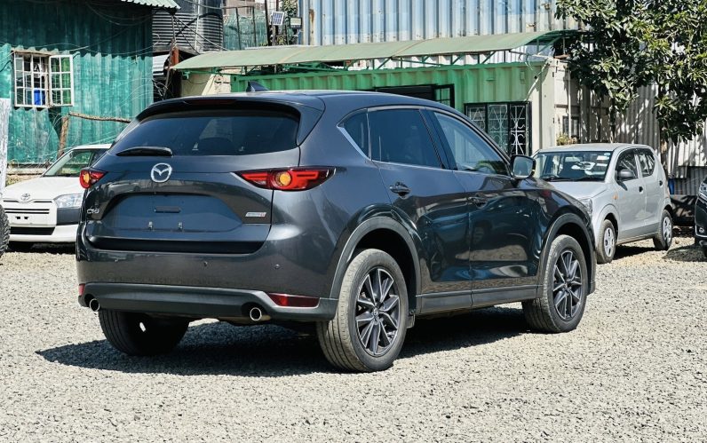 
								Mazda CX-5 full									